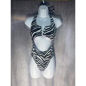 California Waves Juniors Zebra-Print Cutout One-Piece Swimsuit Size Medium